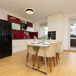 Apartment Metro Targowek Spacious With Parking By Renters