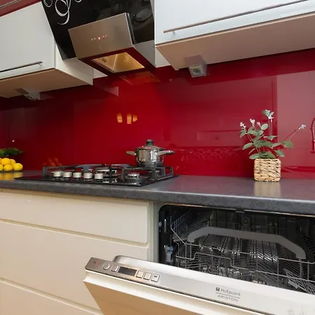 Metro Targowek Spacious With Parking By Renters * Warszawa