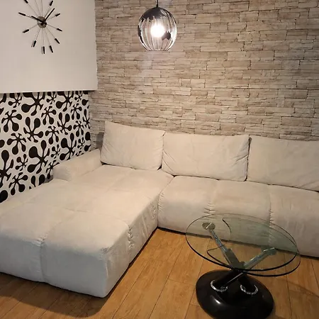 Metro Targowek Spacious With Parking By Renters Διαμέρισμα