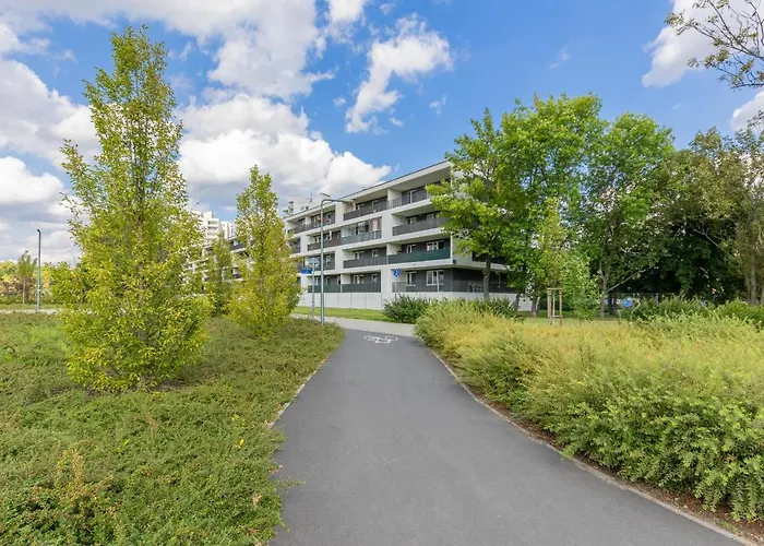 Metro Targowek Spacious With Parking By Renters *