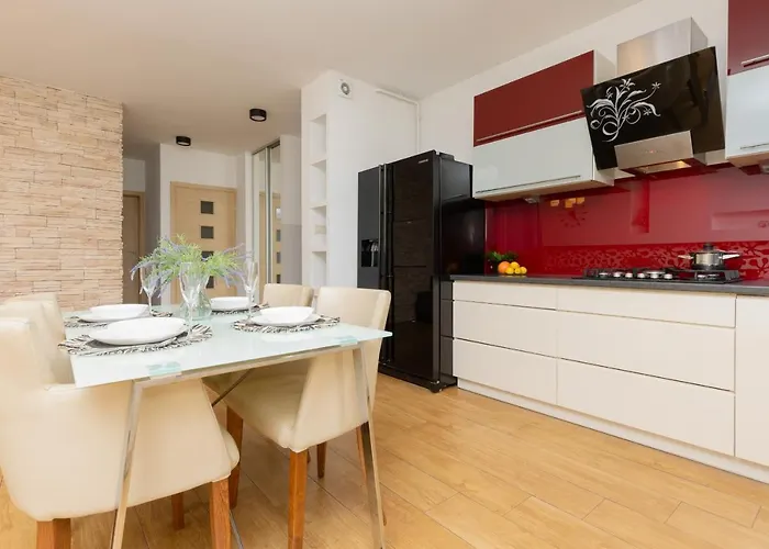 Metro Targowek Spacious With Parking By Renters Warszawa