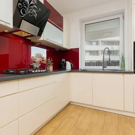 Apartment Metro Targowek Spacious With Parking By Renters