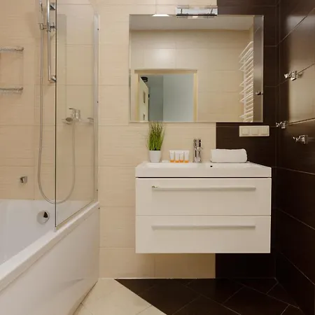 Metro Targowek Spacious With Parking By Renters Apartman *