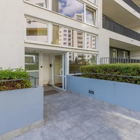 Apartment Metro Targowek Spacious With Parking By Renters Warschau