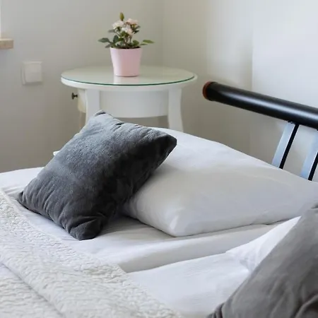 Metro Targowek Spacious With Parking By Renters Varsó